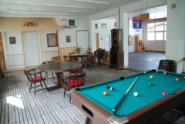 le Saloon Avant